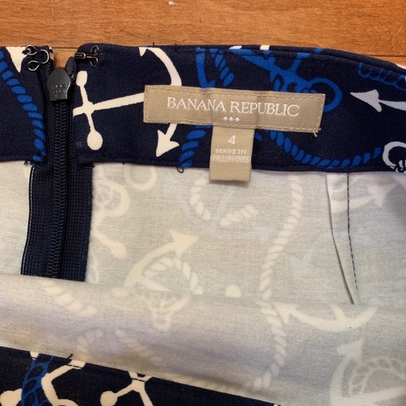 COPY - Banana Republic Size 4 Pencil Skirt Blue & White Nautical Anchor Sailor … - Picture 2 of 3